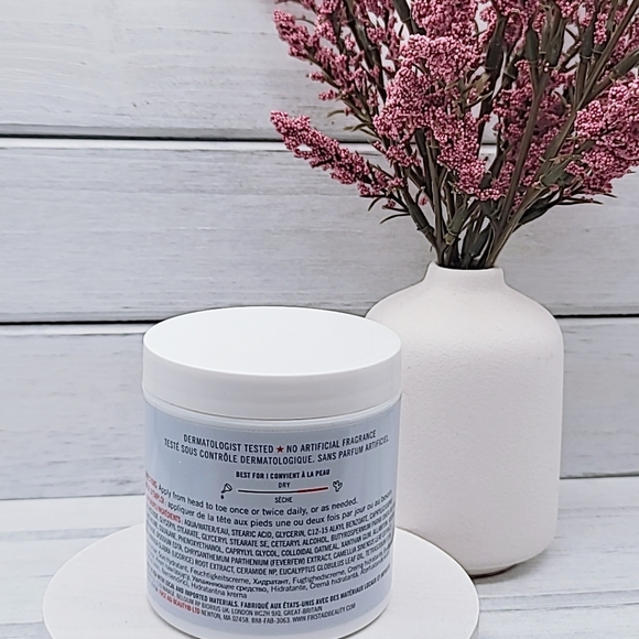 First Aid Beauty Ultra Repair Cream Intense Hydration - Picture 2 of 6